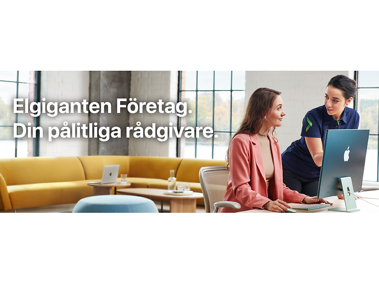 Female Elgiganten employee helping a woman with her iMac and text with trusted advisor
