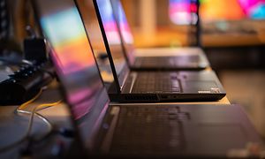 Bärbara datorer på UL benchmarks huvudkontor
