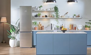 Samsung kylskåp i ett kök