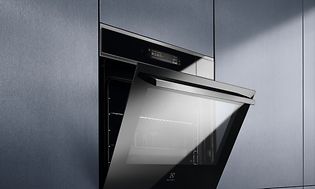 Ugn med inbygg stektermometer från Electrolux 161259