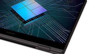 En Galaxy Book2 360 med två certifieringslogotyper för Intel Evo