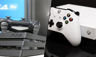 En tvådelad bild med PS4-konsol i svart till vänster och en vit Xbox one x-konsol till höger.
