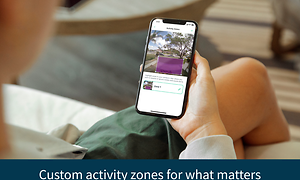Arlo - Kvinna justerar aktivitetszoner på mobil