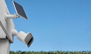 Arlo - Arlo camera with solar cell
