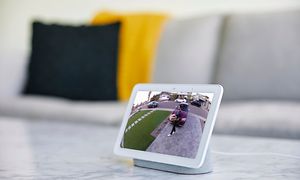 Arlo - Nest Hub visar video från leverans av paket
