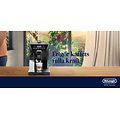 DeLonghi kaffemaskin på ett bord