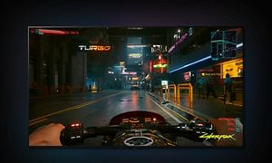 Spel där man ser en mörk gata och händer som håller ett motorcykelstyre samt vita loggor för spelet och Stadia överst