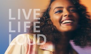 Sony-Woman and text LIVE LIFE LOUD