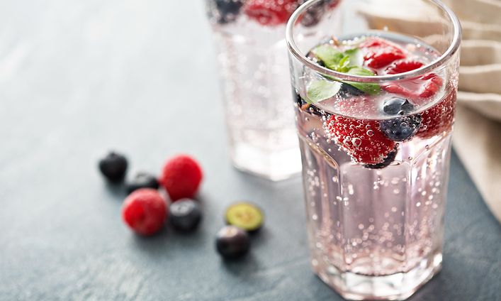 SDA-Kitchen appliances-Carbonation machine - Carobnated water with fresh berries