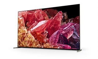 X96K-skärm som visar närbild av röda kristaller