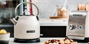 Kicthenaid-kettle-desktop