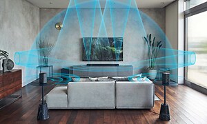 SA-RS3S trådlös soundbar i ett vardagsrum under en TV där man ser illustrerade ljudvågor och deras rörelsemönster