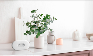 SDA - Indoor Climate - Airthings on table