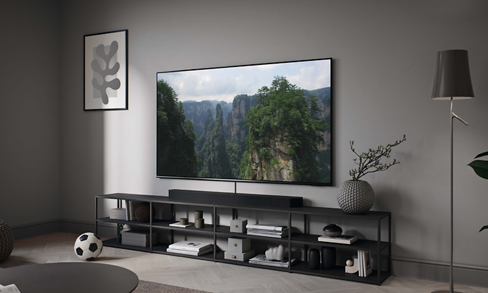 Samsung QLED TV i ett vardagsrum