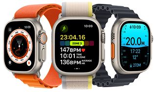 Tre Apple Watch Ultra med olika träningsfunktioner på skärmen