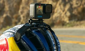 GoPro HERO12 Black på en hjälm