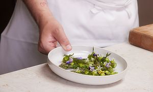 Asparagus steamed in Bosch accent line oven with SteamPlus decorated with flowers