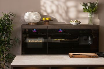 Bosch accent-line Carbon Black ovens built in a kitchen