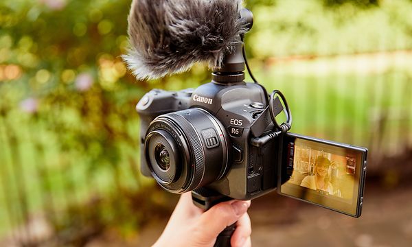 Canon EOS RF 16 mm - Ultra-wide view to capture all the detail