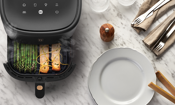F&B Airfryer looks stunning in a matt black finish