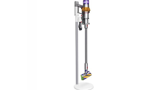 Dyson-dammsugare laddar batteriet på Grab and Go-dockan