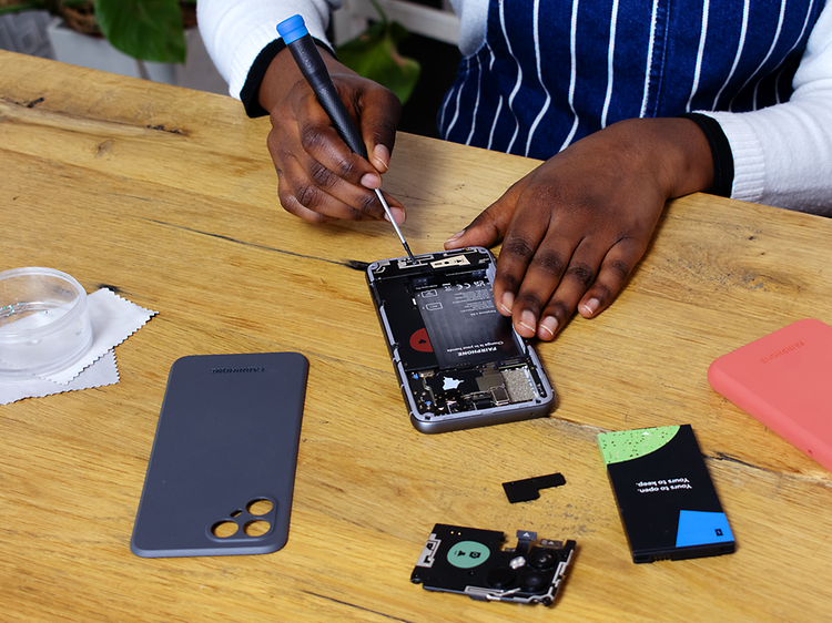 Fairphone 4 smartphone is easy to repair