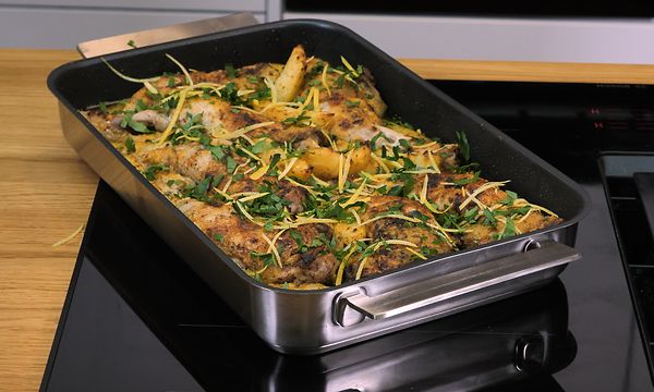 Bosch Flex Pan - Close up Flex Pan contains food ready to serve