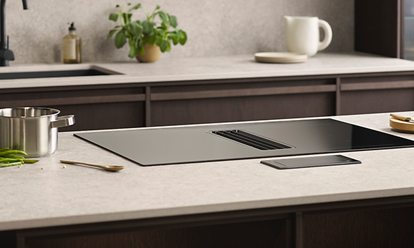 Epoq news teaser banner with Epoq Contour dark oak kitchen
